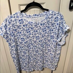 Crown & Ivy White and Blue Ruffled Short Sleeve Tee